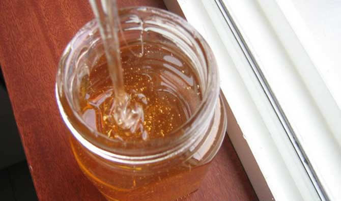 蜂蜜洗脸祛痘的正确方法