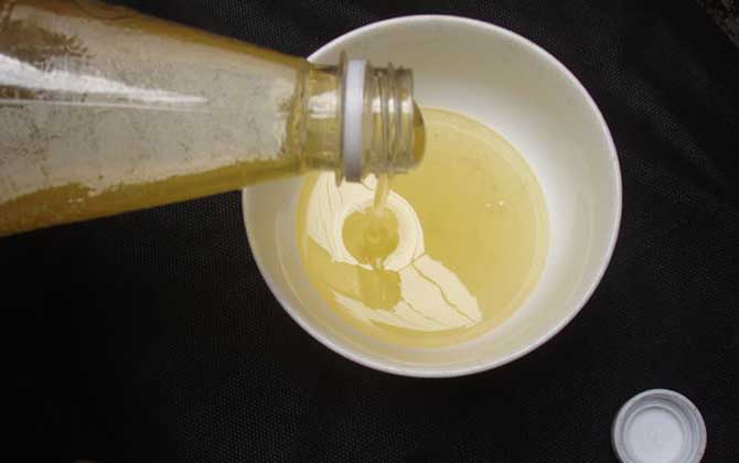 牛奶加蜂蜜，健康又美白！牛奶蜂蜜的作用功效