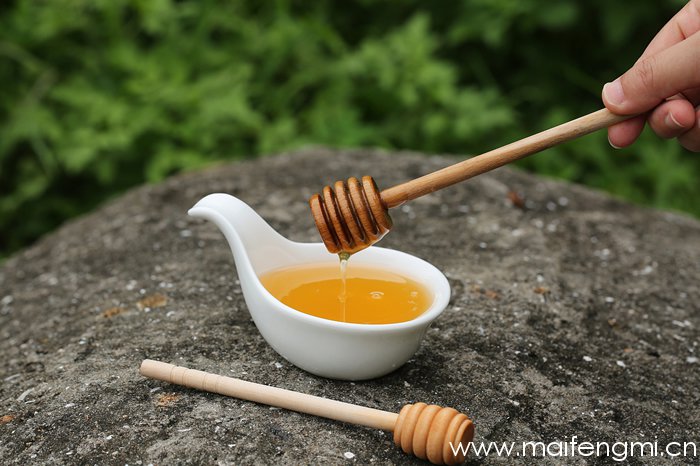 蜂蜜水的作用与功效 蜂蜜水的正确喝法
