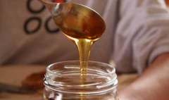 长期喝蜂蜜与从不喝蜂蜜的人相比，哪个